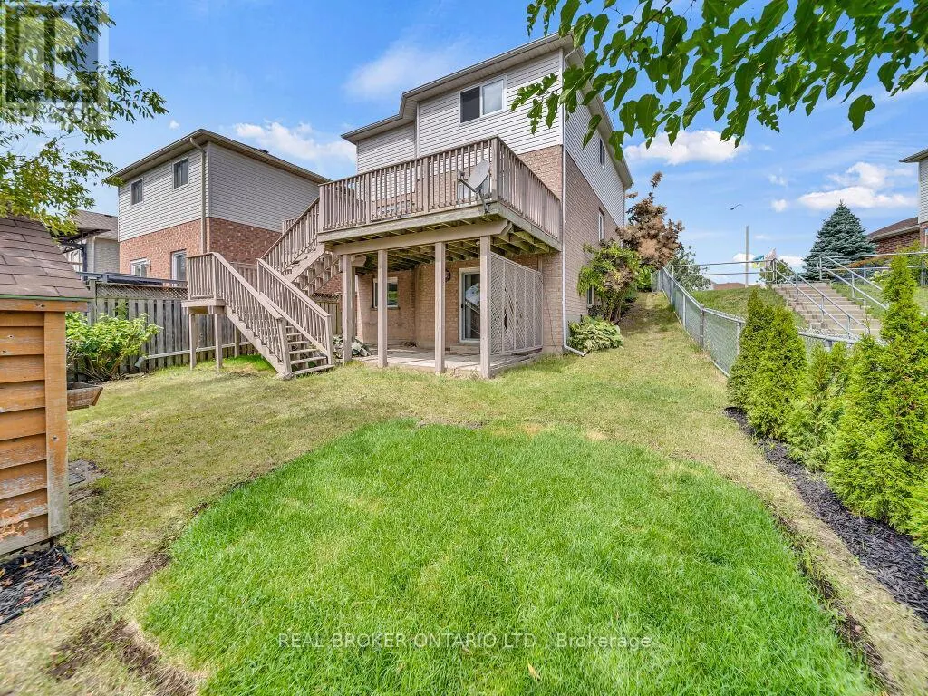 141 HOLLYRIDGE CRESCENT