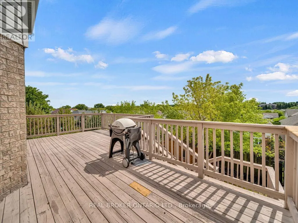 141 HOLLYRIDGE CRESCENT
