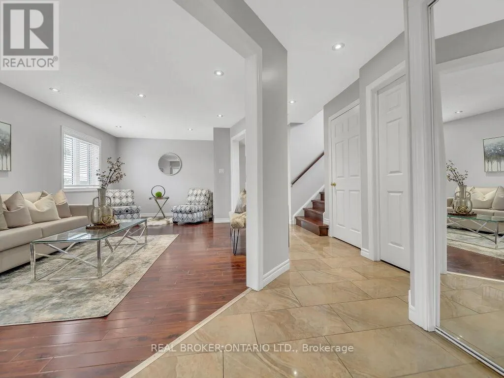 141 HOLLYRIDGE CRESCENT