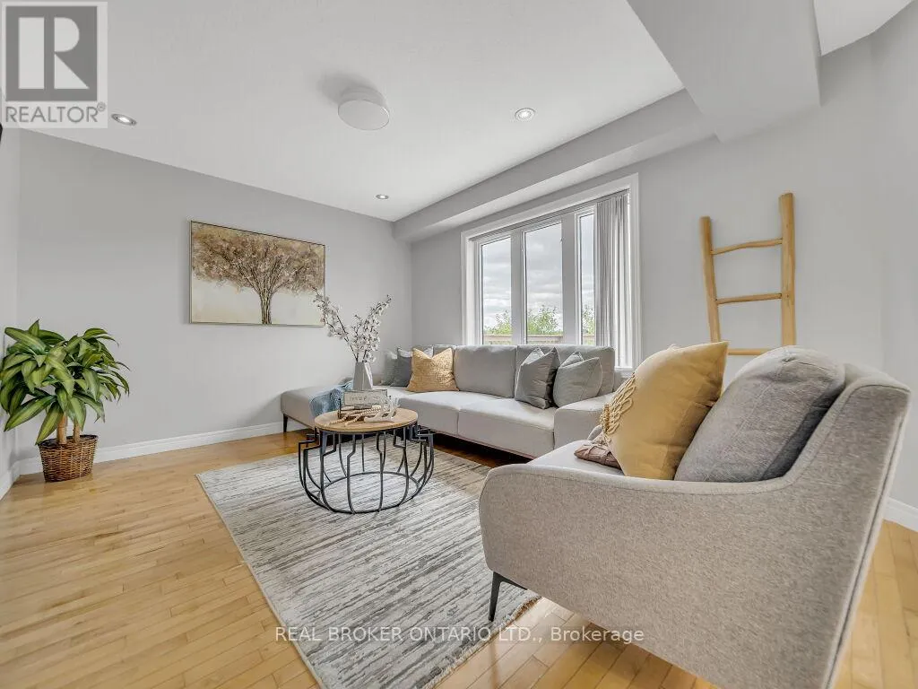 141 HOLLYRIDGE CRESCENT
