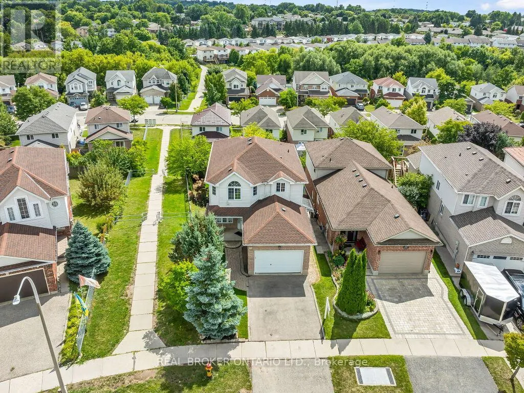 141 HOLLYRIDGE CRESCENT