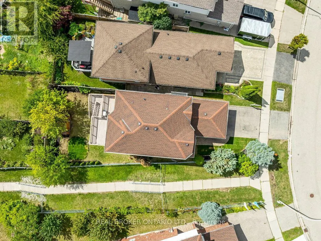 141 HOLLYRIDGE CRESCENT