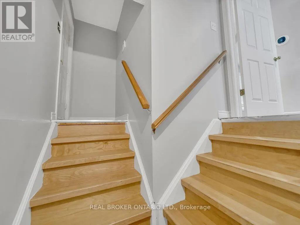 141 HOLLYRIDGE CRESCENT