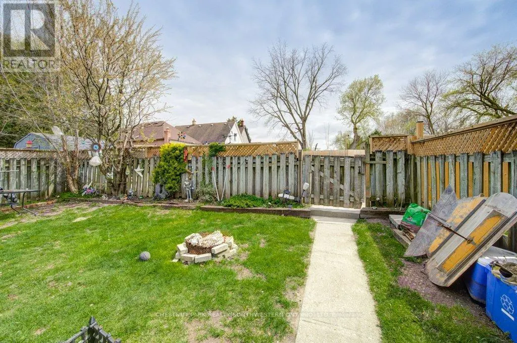 1121 TRAFALGAR STREET
