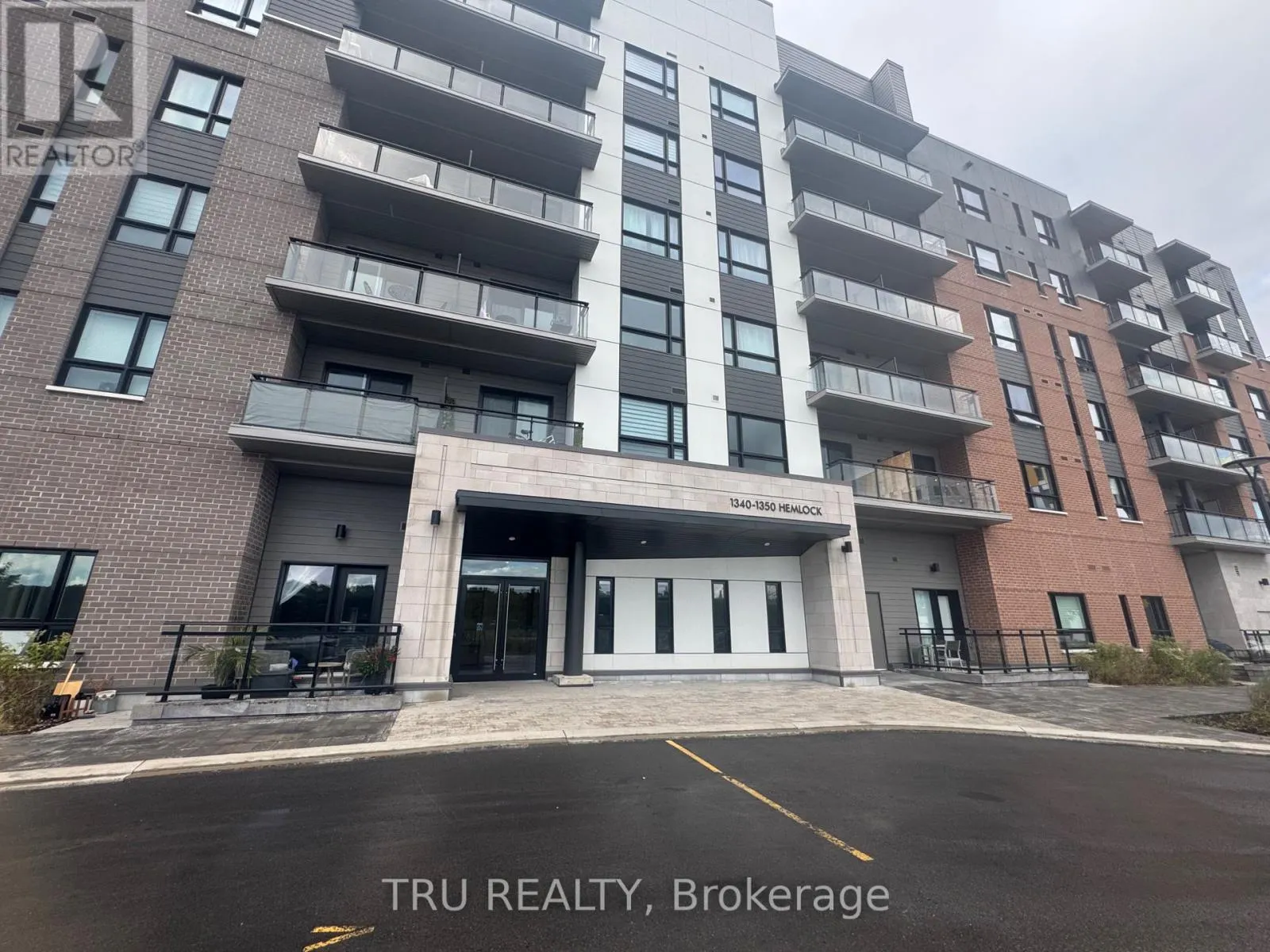 417 - 1350 HEMLOCK ROAD