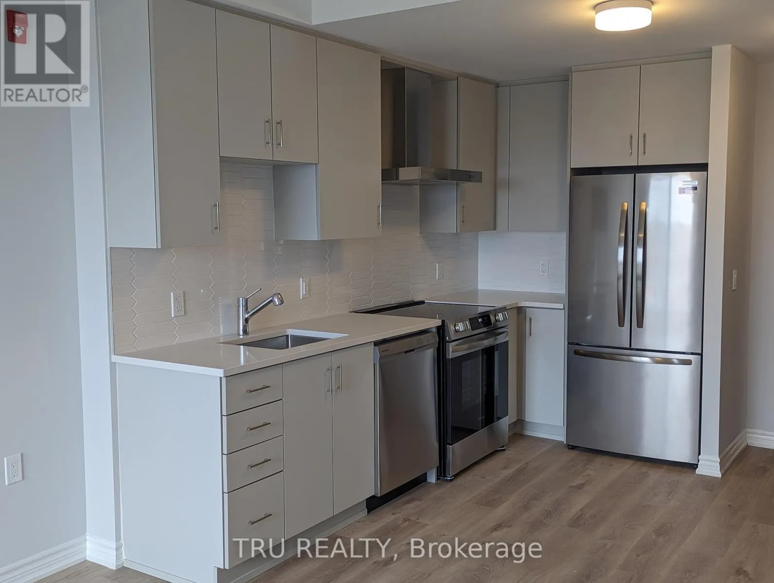 417 - 1350 HEMLOCK ROAD