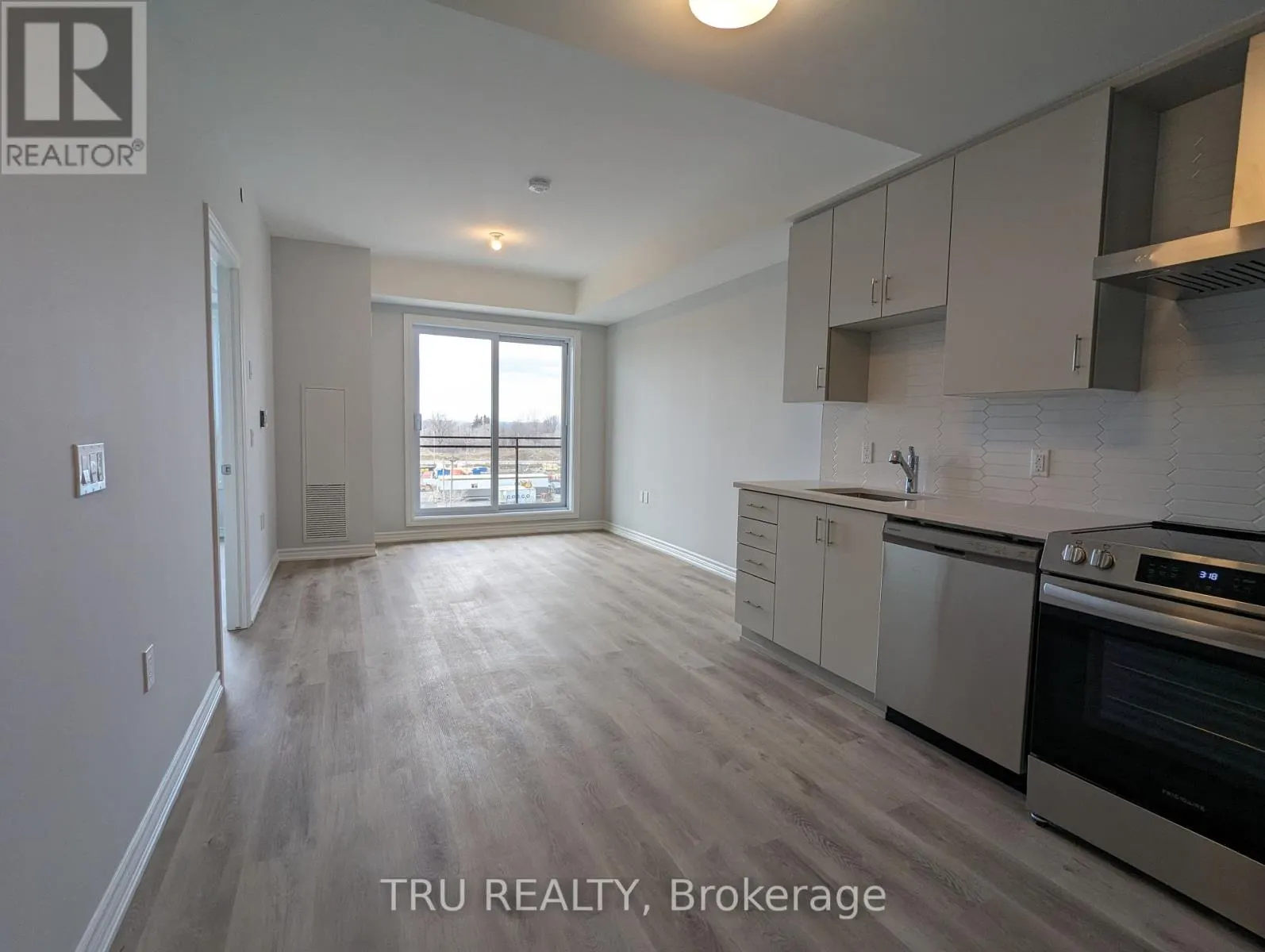417 - 1350 HEMLOCK ROAD