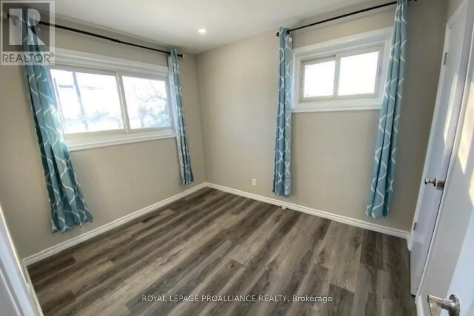 A - 44 NORTH PARK GARDENS, #A