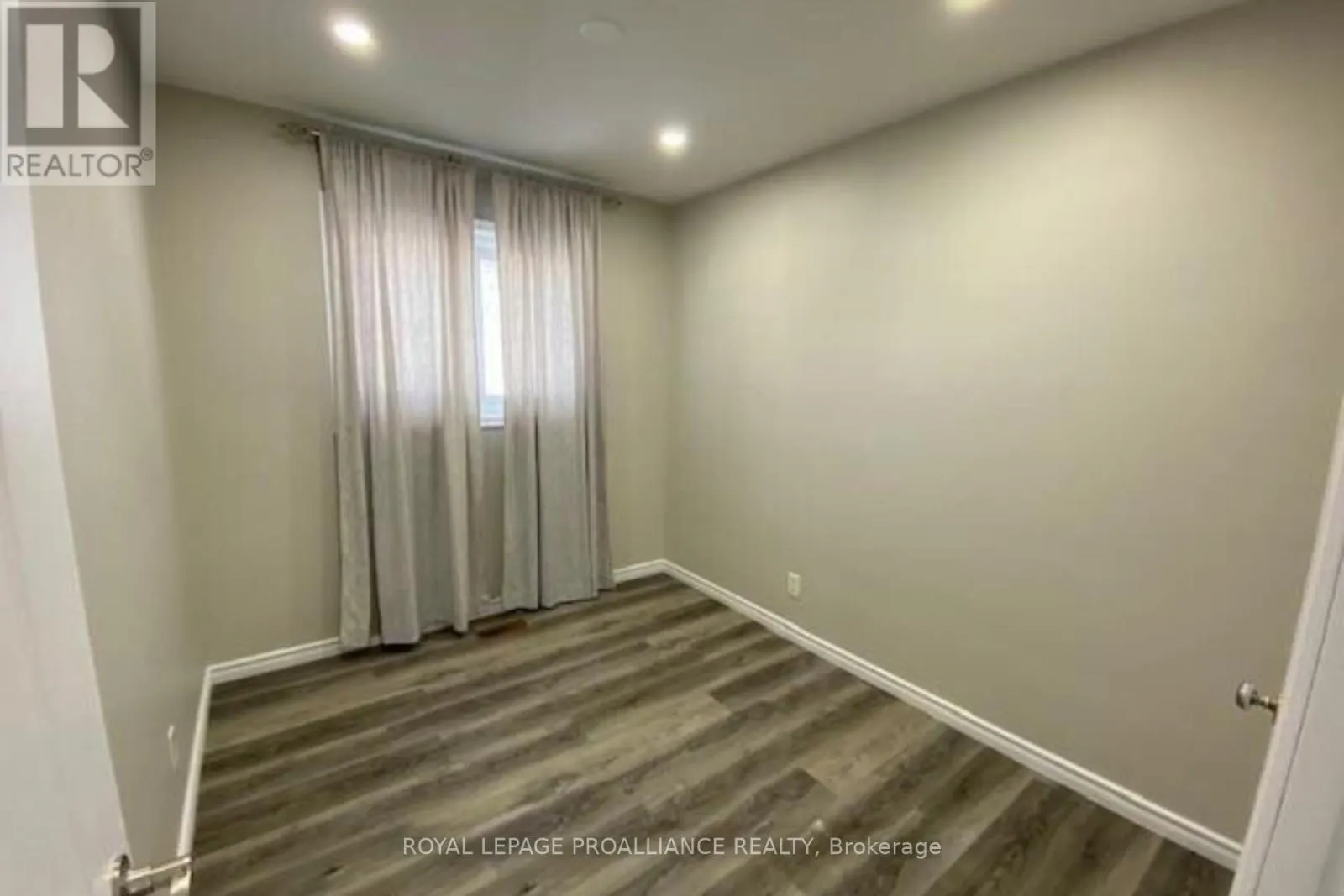 A - 44 NORTH PARK GARDENS, #A