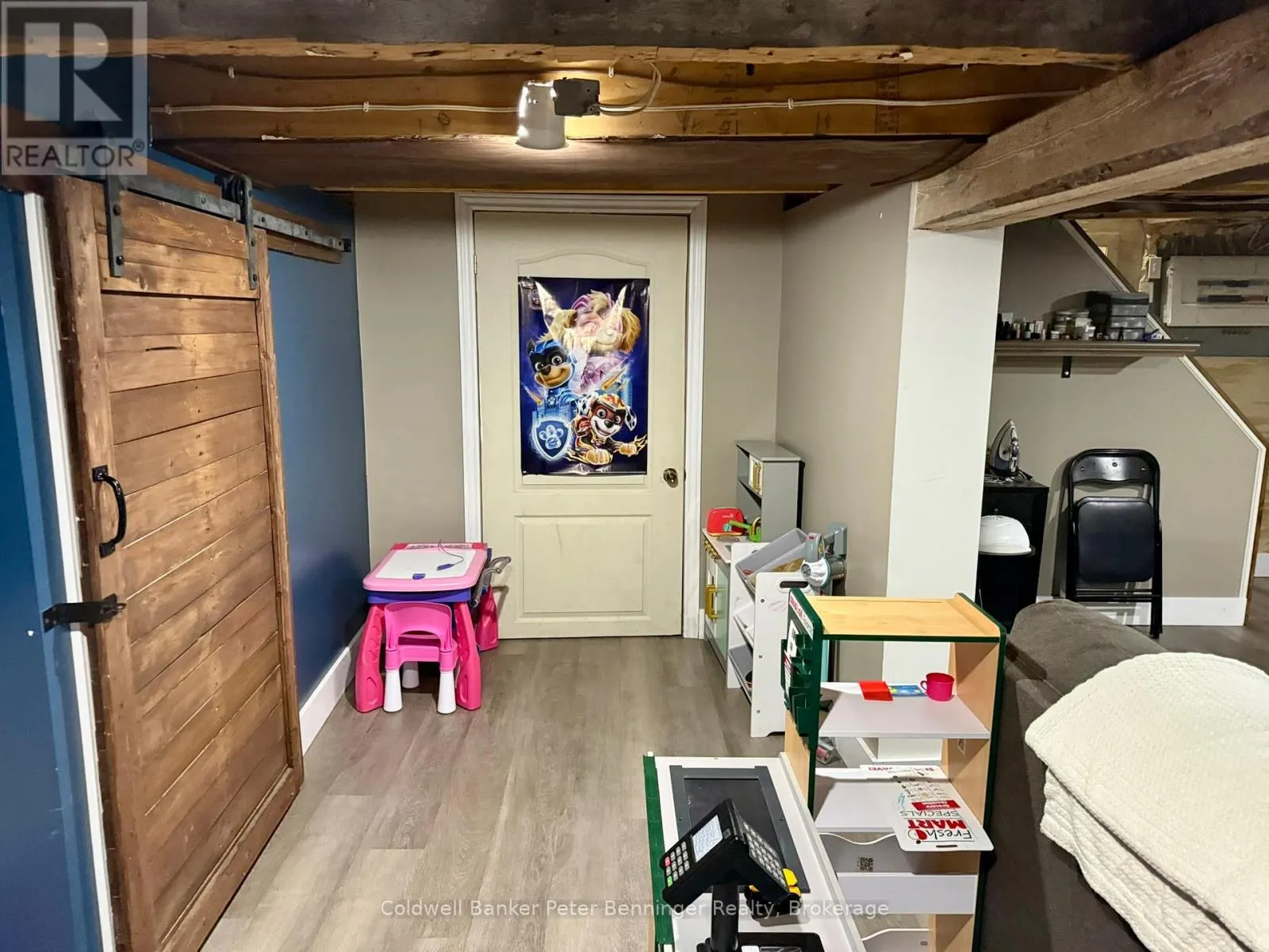 26 YONGE STREET N