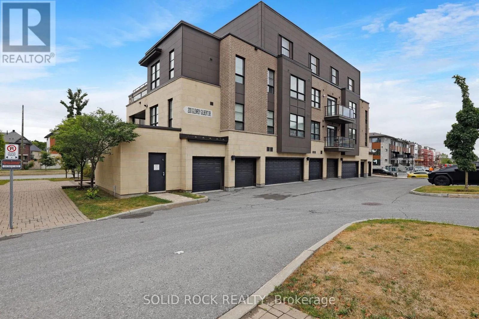 401 - 200 GLENROY GILBERT DRIVE