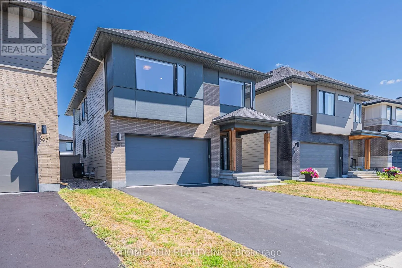 899 RALPH HENNESSY AVENUE