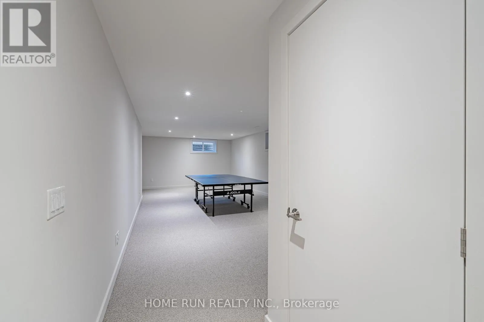 899 RALPH HENNESSY AVENUE