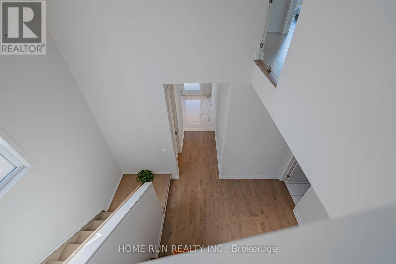 899 RALPH HENNESSY AVENUE