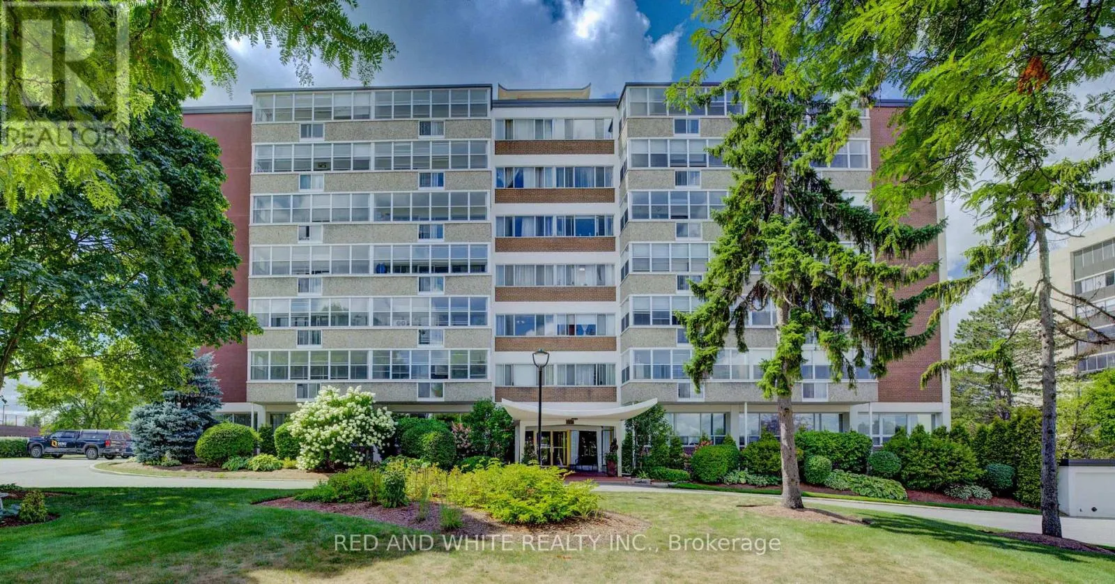 407 - 45 WESTMOUNT ROAD N