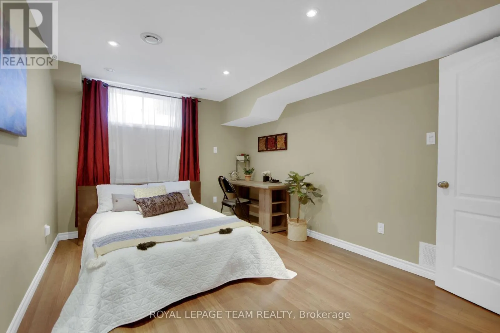 123 TALLTREE CRESCENT