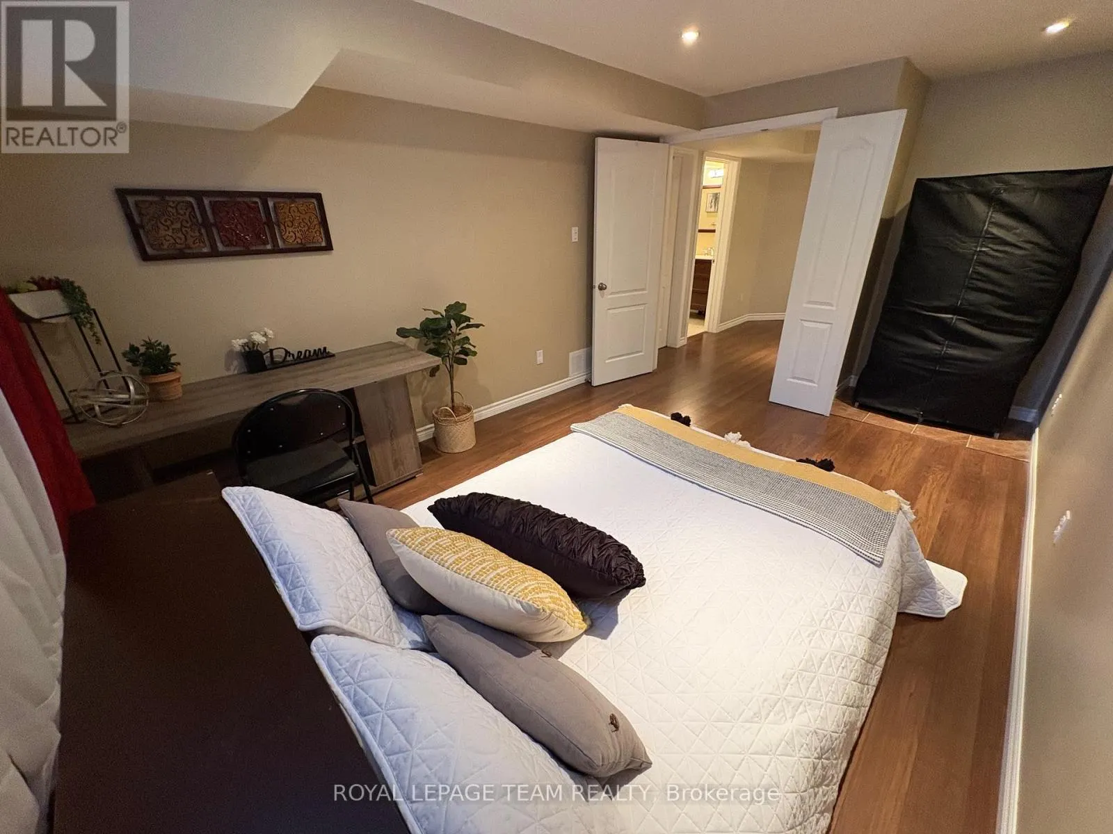 123 TALLTREE CRESCENT