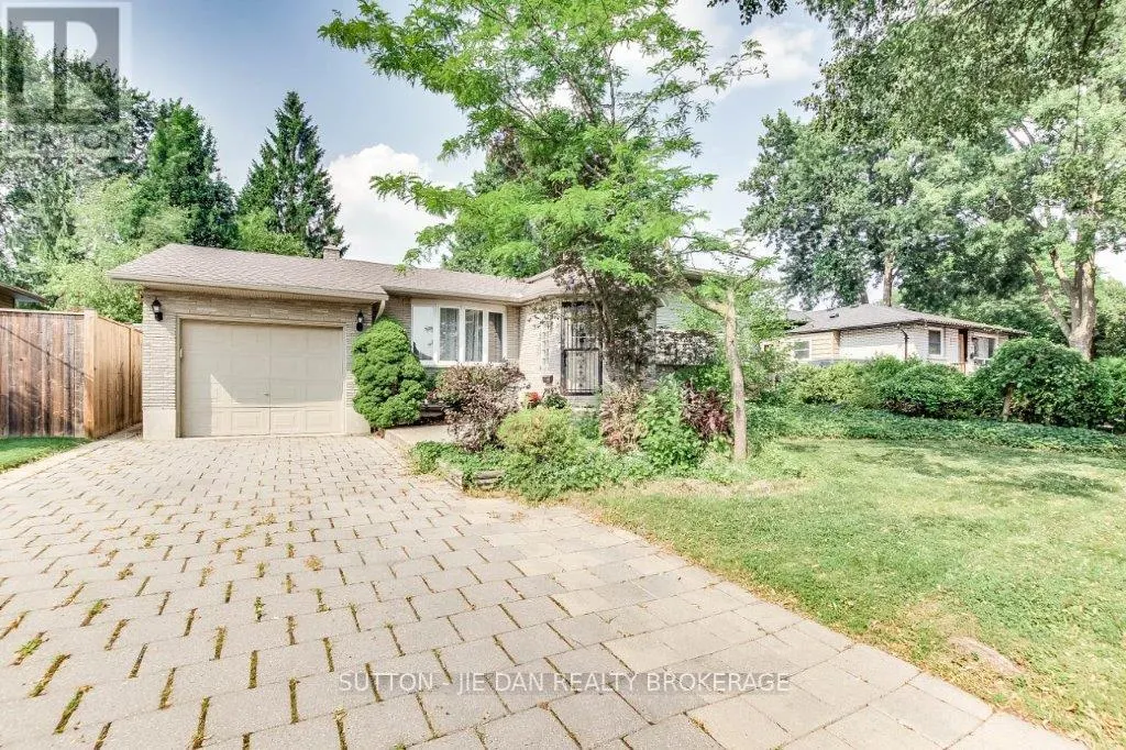 79 MENDIP CRESCENT