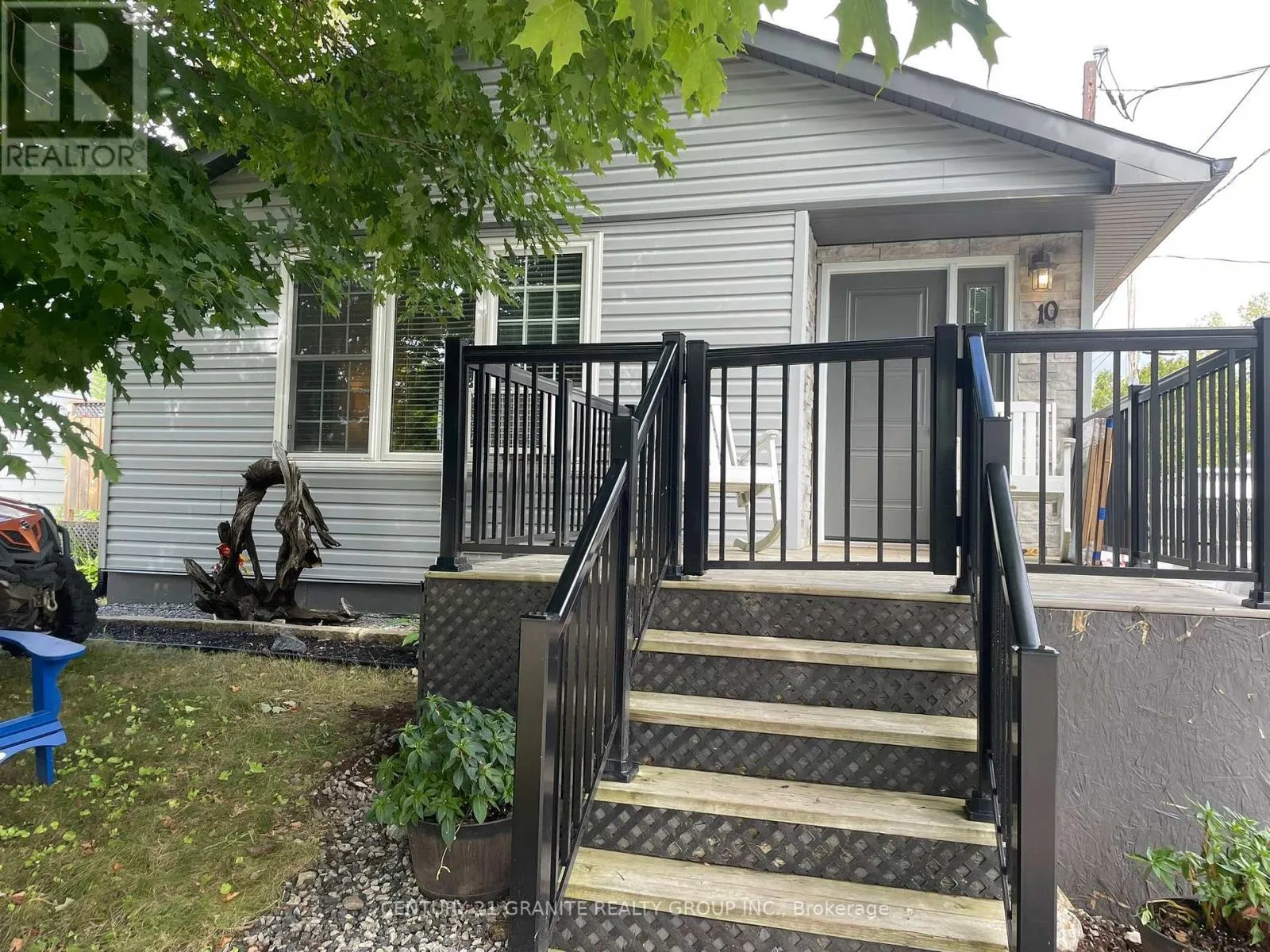 10 MAGNOLIA STREET