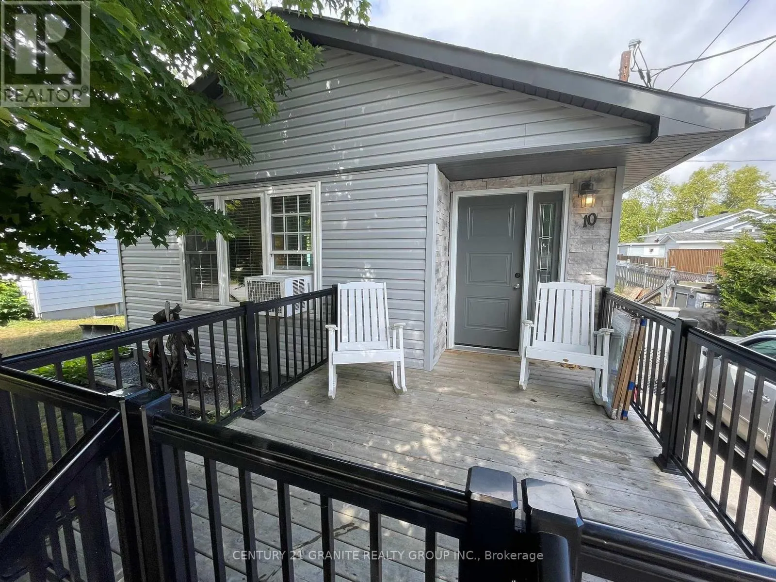 10 MAGNOLIA STREET