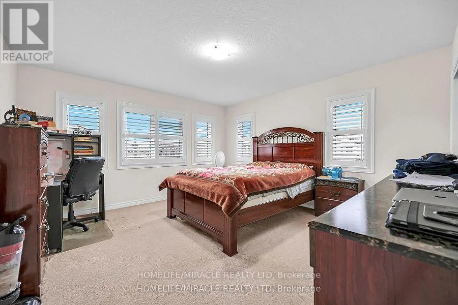3 ALDGATE AVENUE