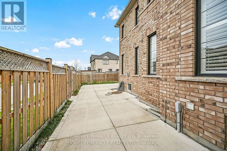 3 ALDGATE AVENUE