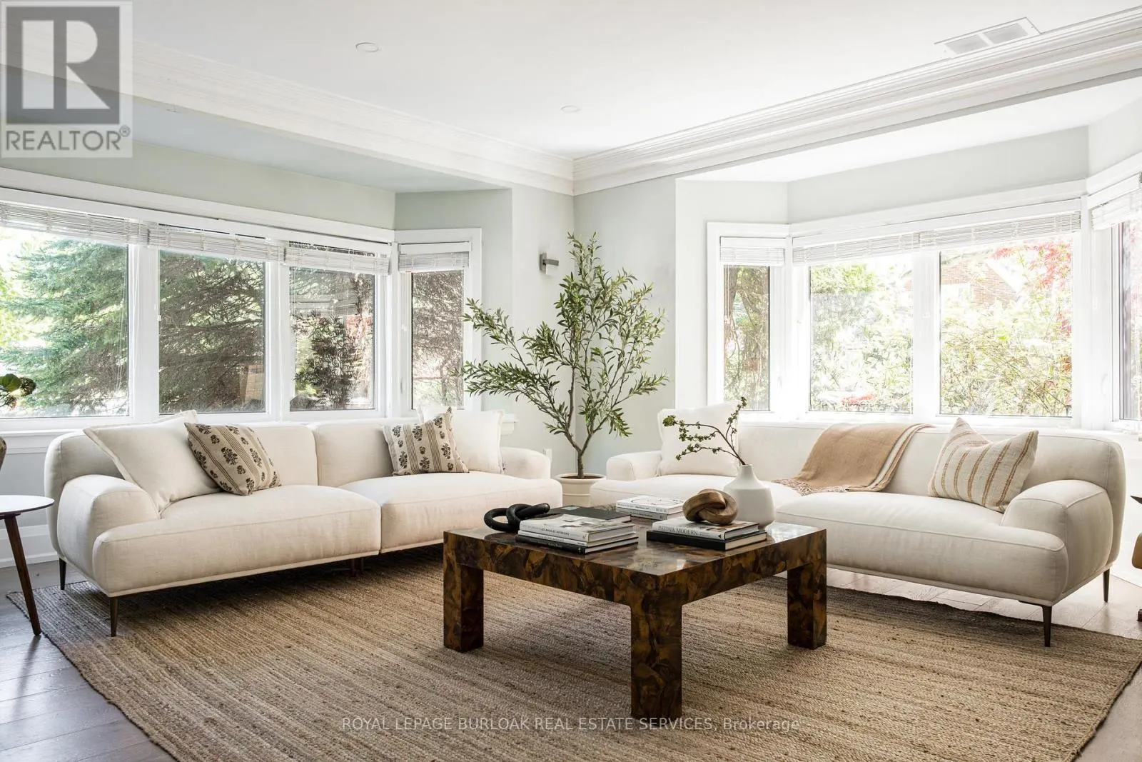 3 OAKWOOD PLACE