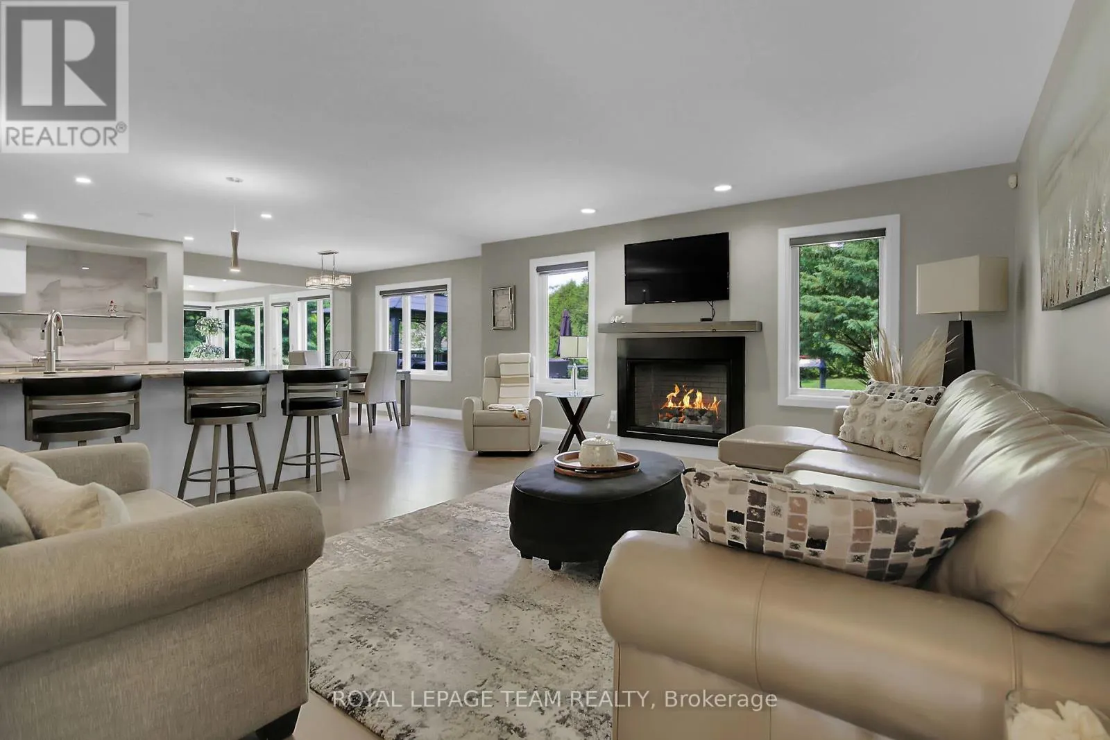 8 RICHLAND DRIVE