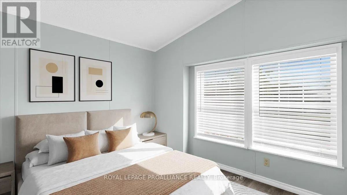 18 - 311 DUNDAS STREET, #18