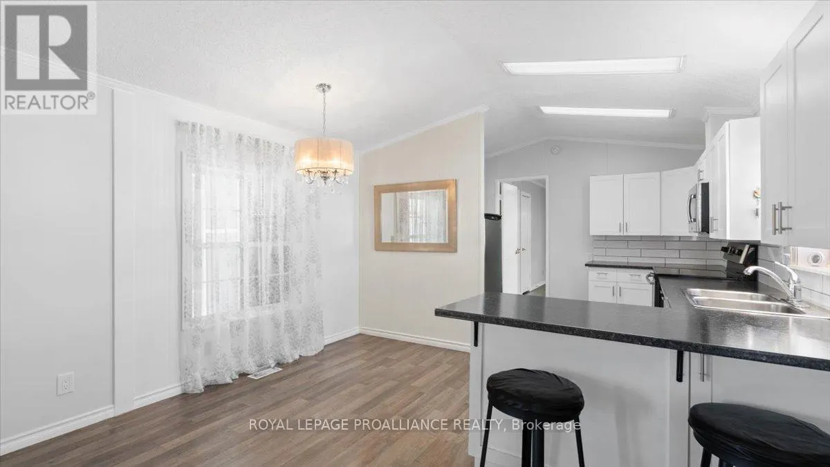 18 - 311 DUNDAS STREET, #18