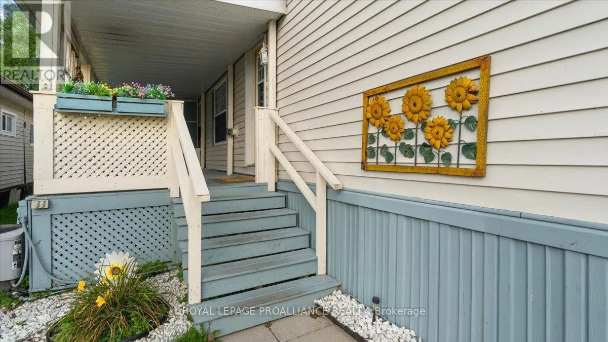 18 - 311 DUNDAS STREET, #18