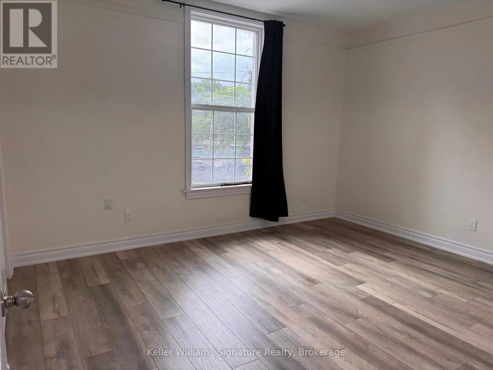UPPER - 287 HUNTER STREET E, #Upper
