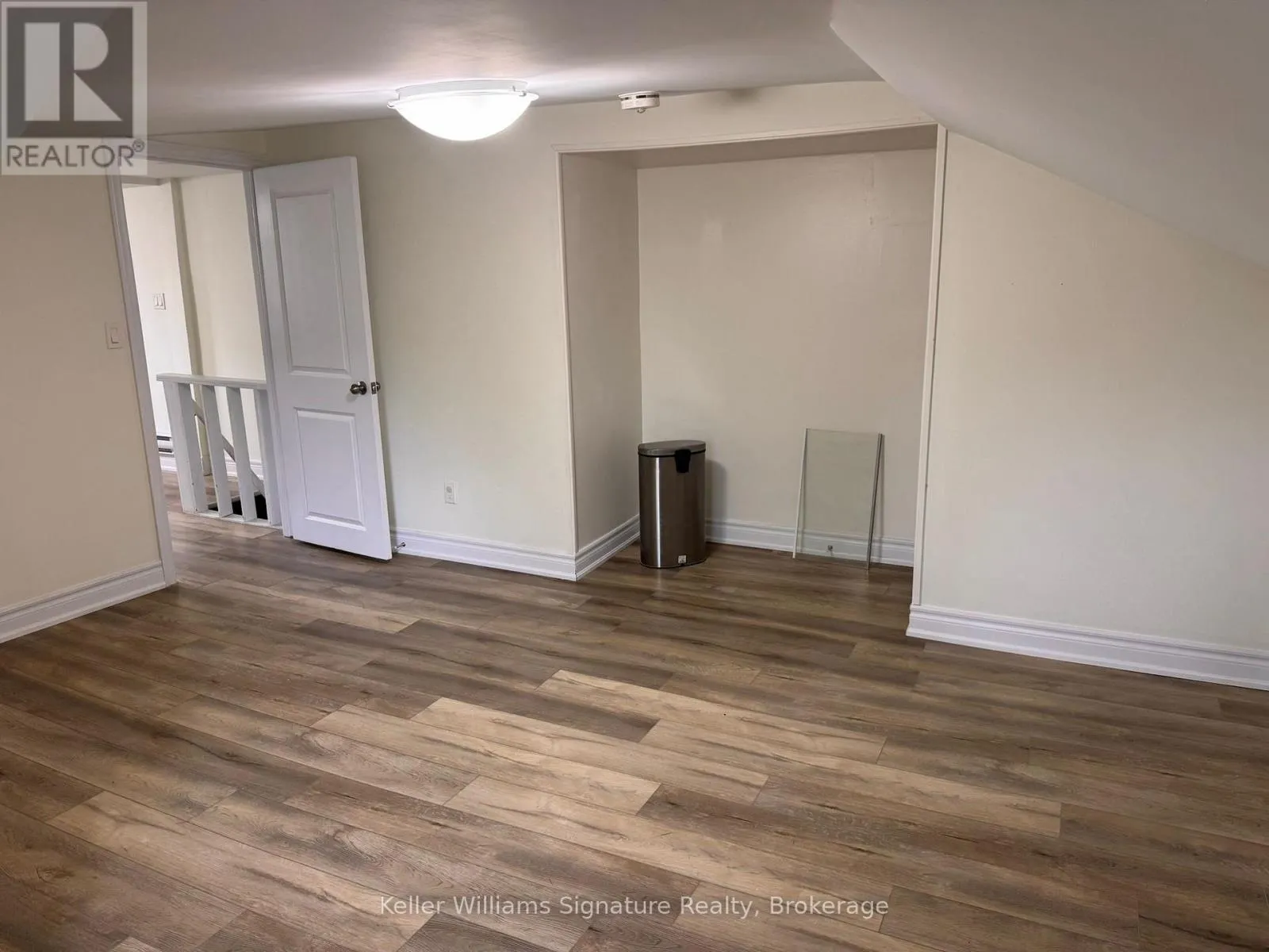 UPPER - 287 HUNTER STREET E, #Upper