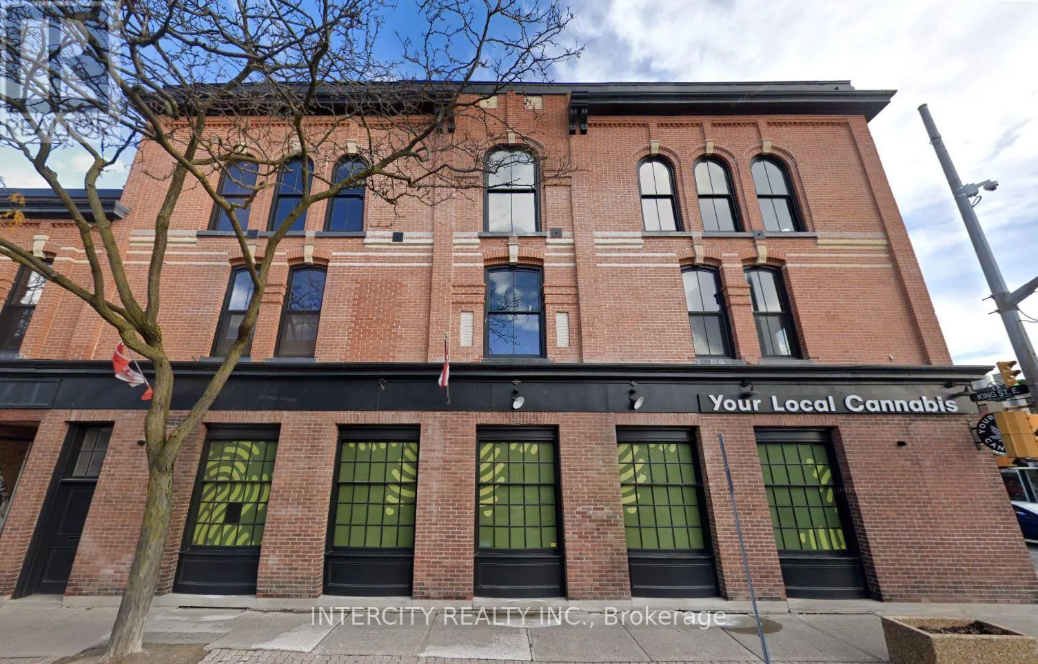 2 KING STREET W