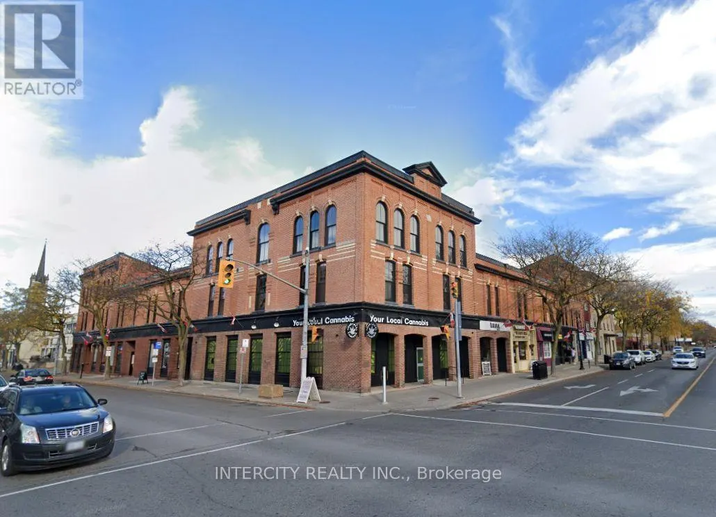2 KING STREET W