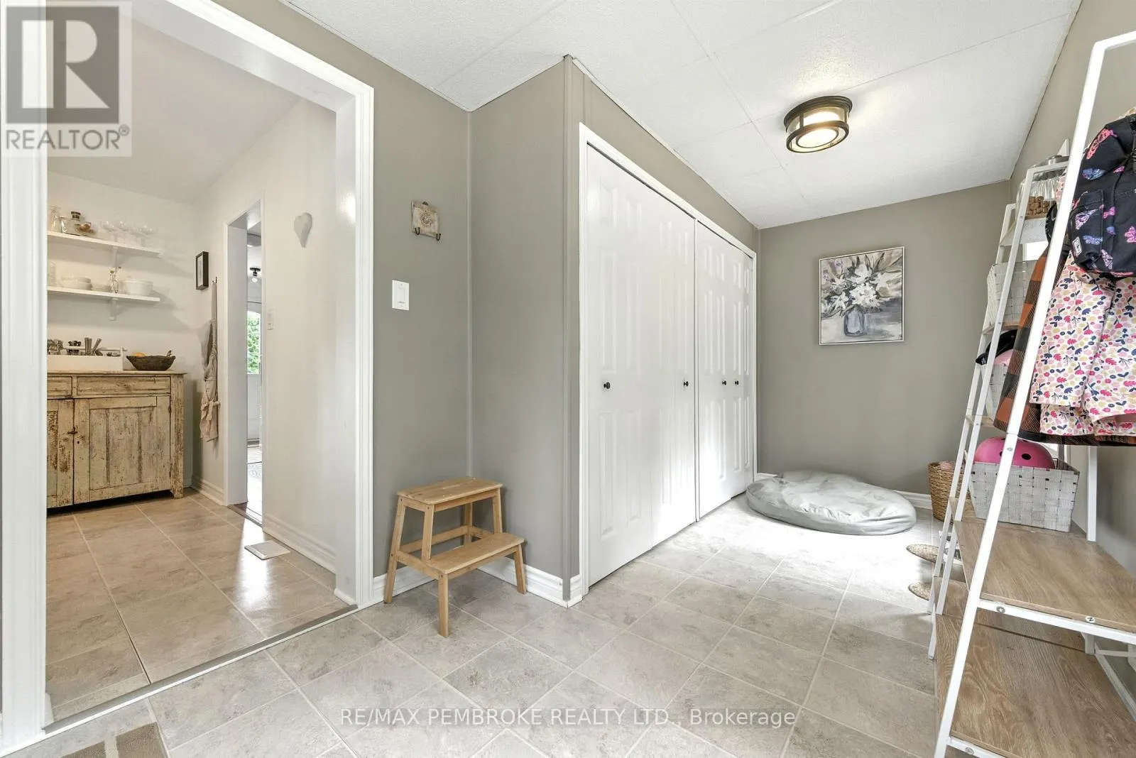 5 DENNIS CRESCENT