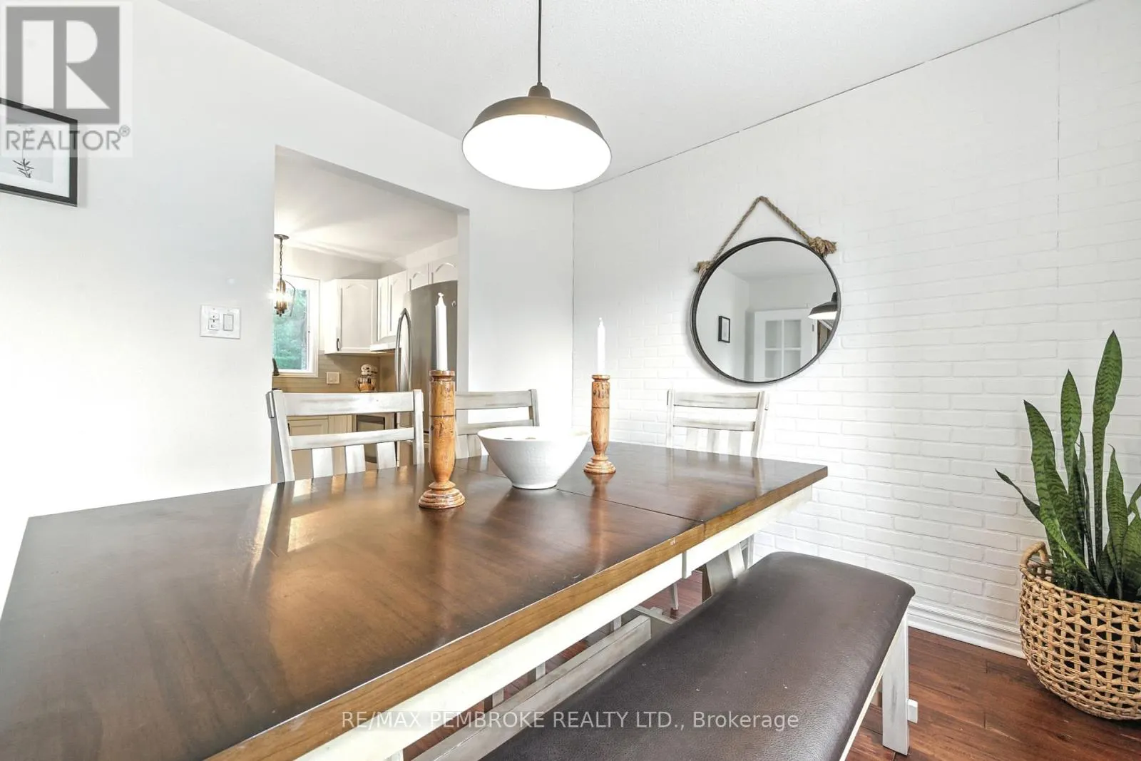 5 DENNIS CRESCENT