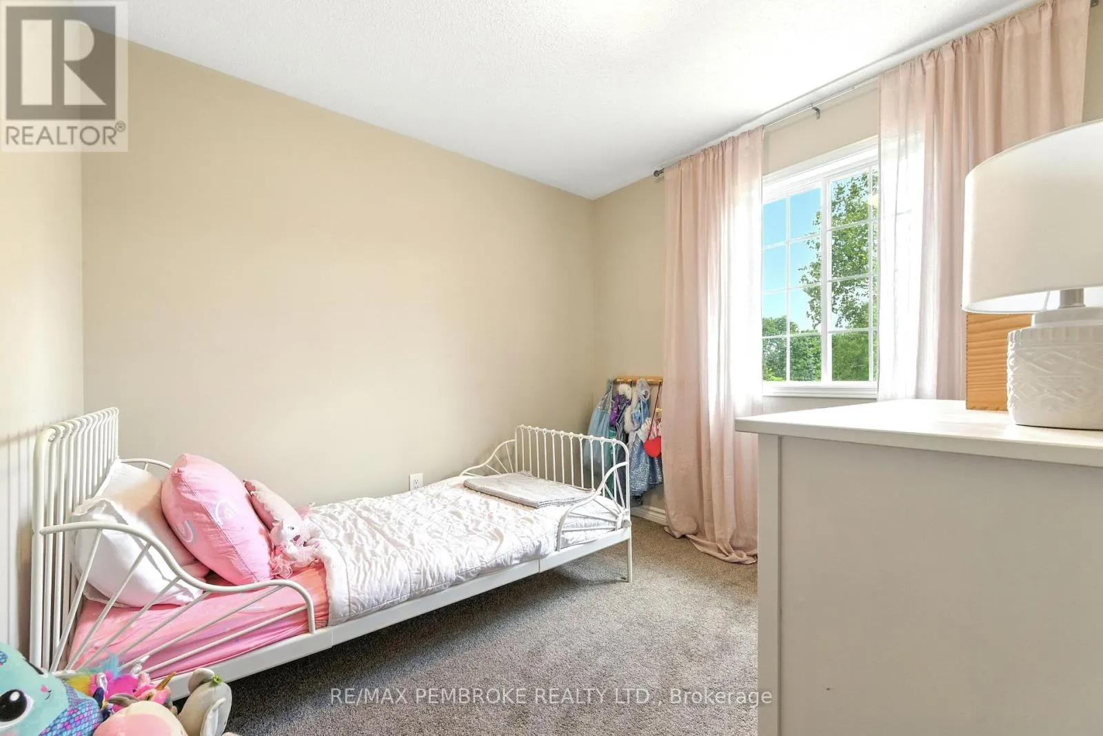 5 DENNIS CRESCENT