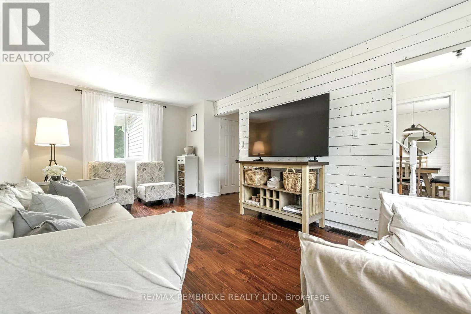 5 DENNIS CRESCENT