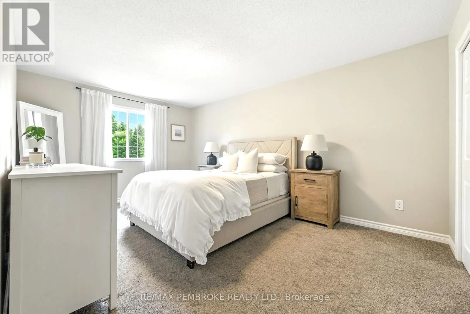 5 DENNIS CRESCENT