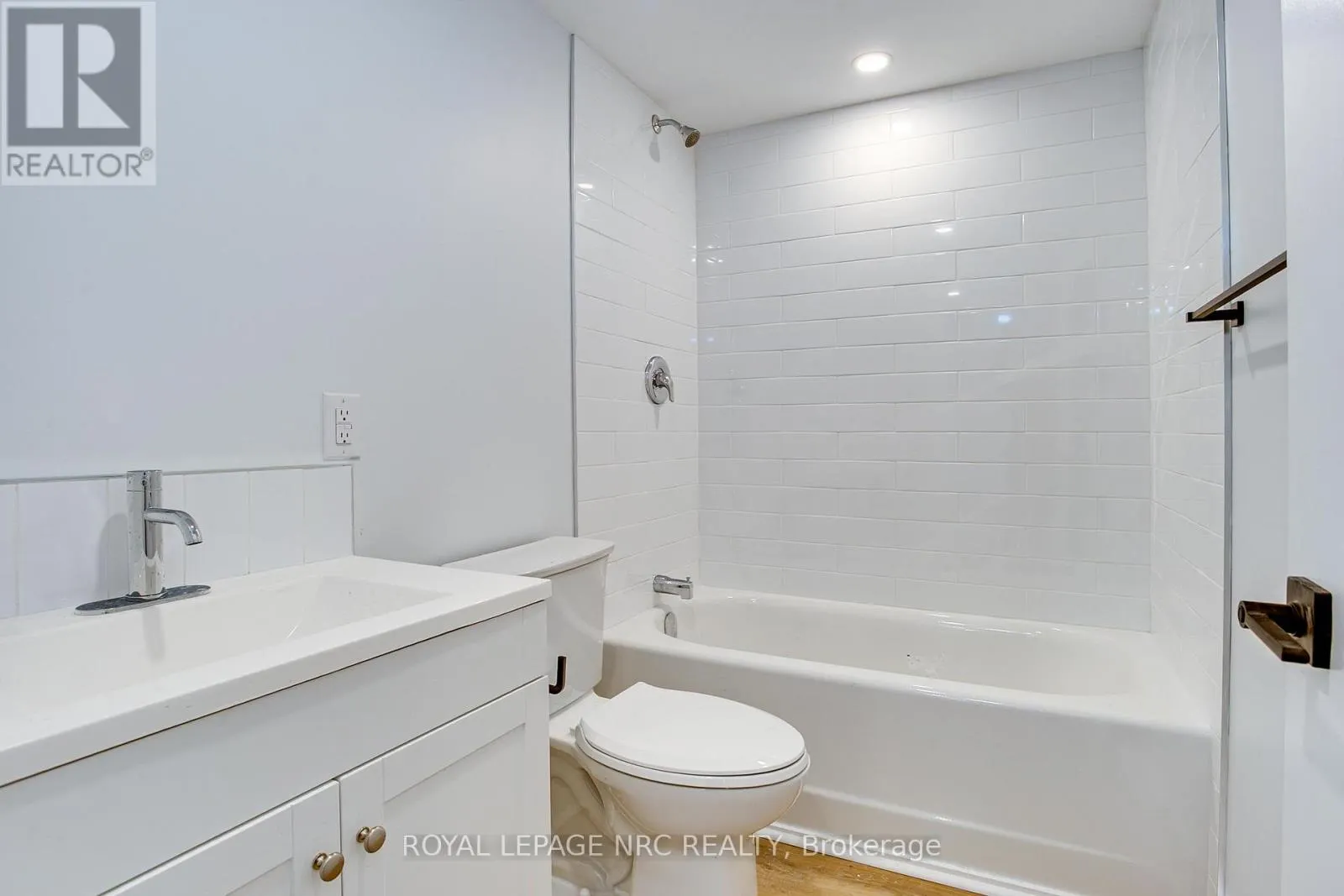 6 - 316 ELMWOOD AVENUE, #6