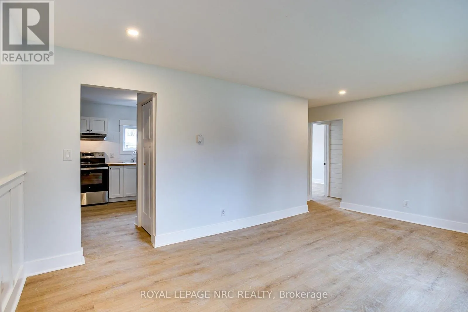 6 - 316 ELMWOOD AVENUE, #6