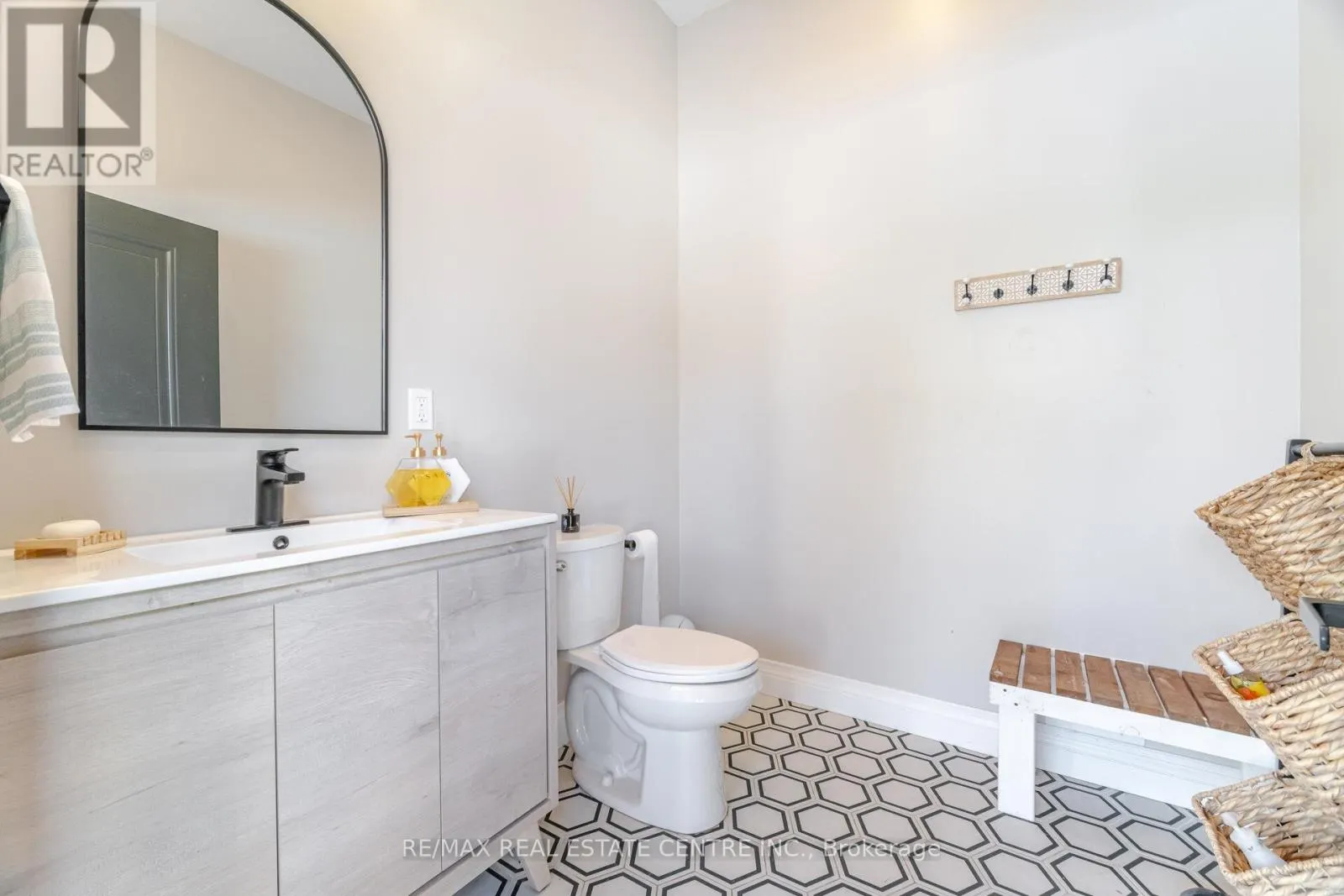 86 CANTERS CLOSE