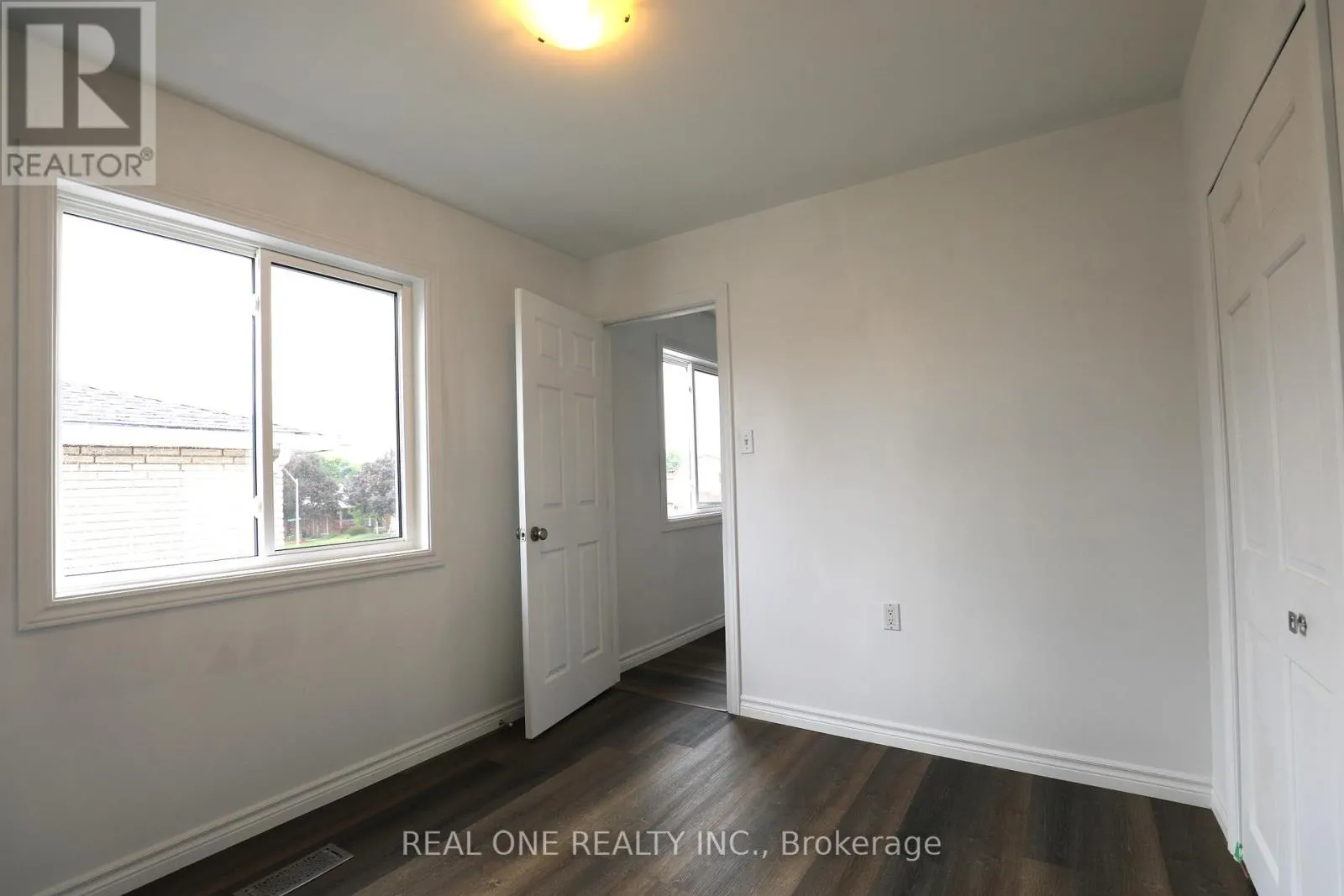 UPPER LEVEL UNIT 1 - 56 SKYLARK DRIVE