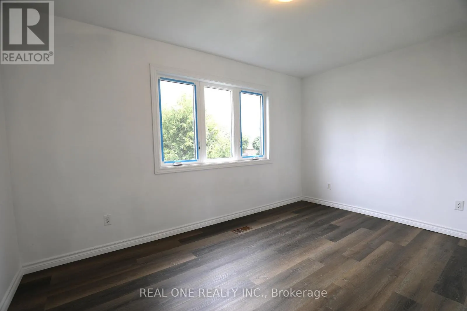 UPPER LEVEL UNIT 1 - 56 SKYLARK DRIVE