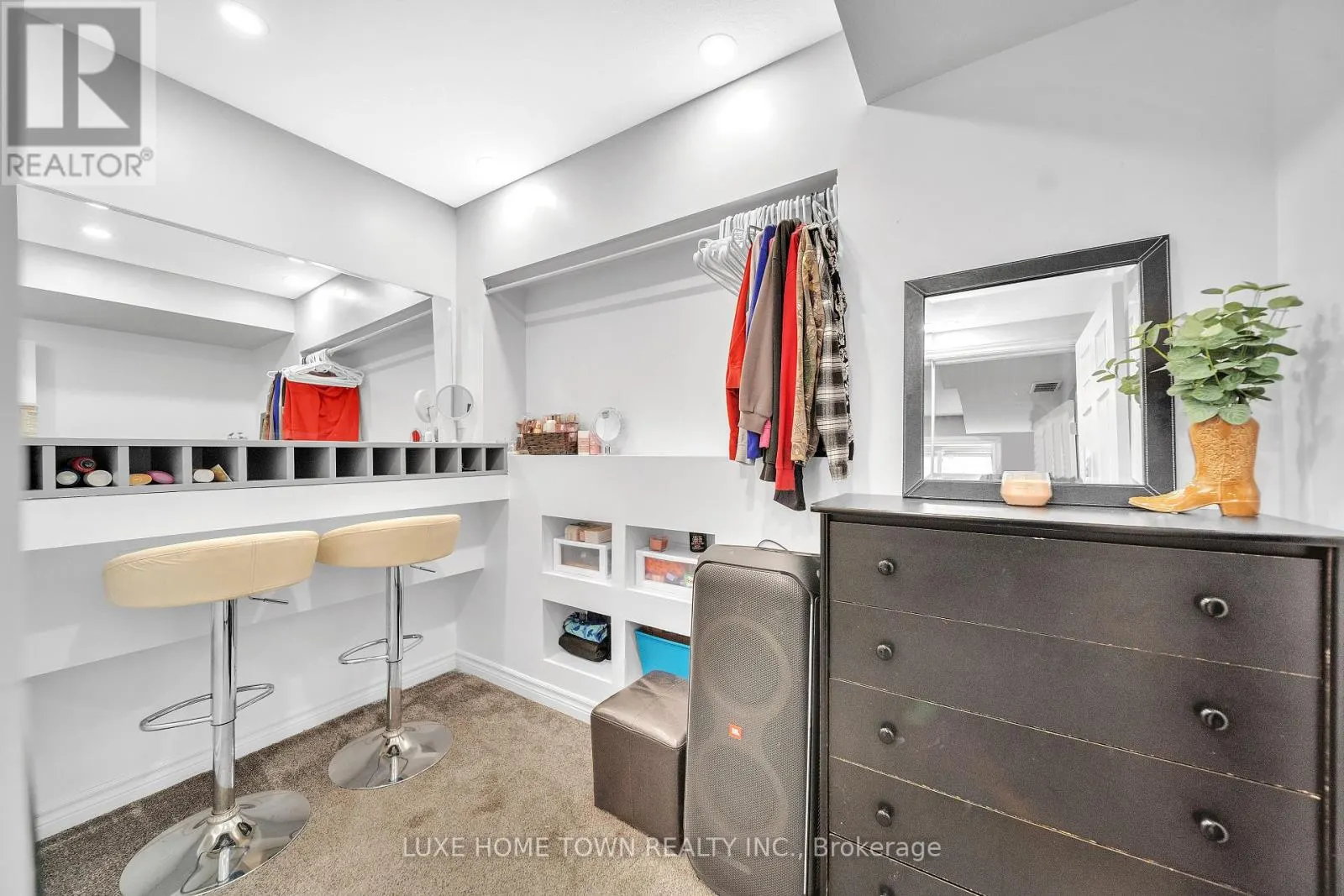 170 ELMSLIE PLACE