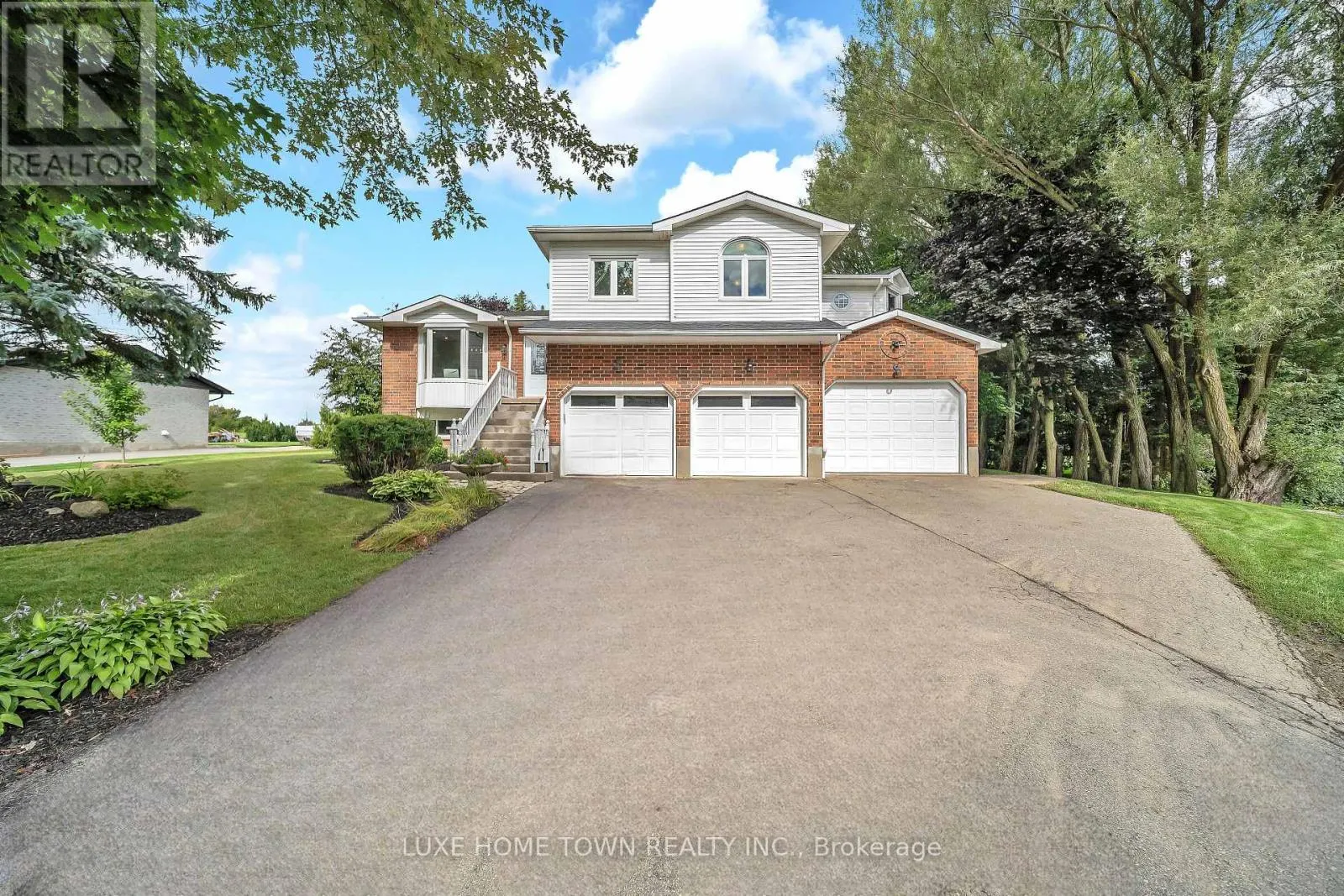 170 ELMSLIE PLACE