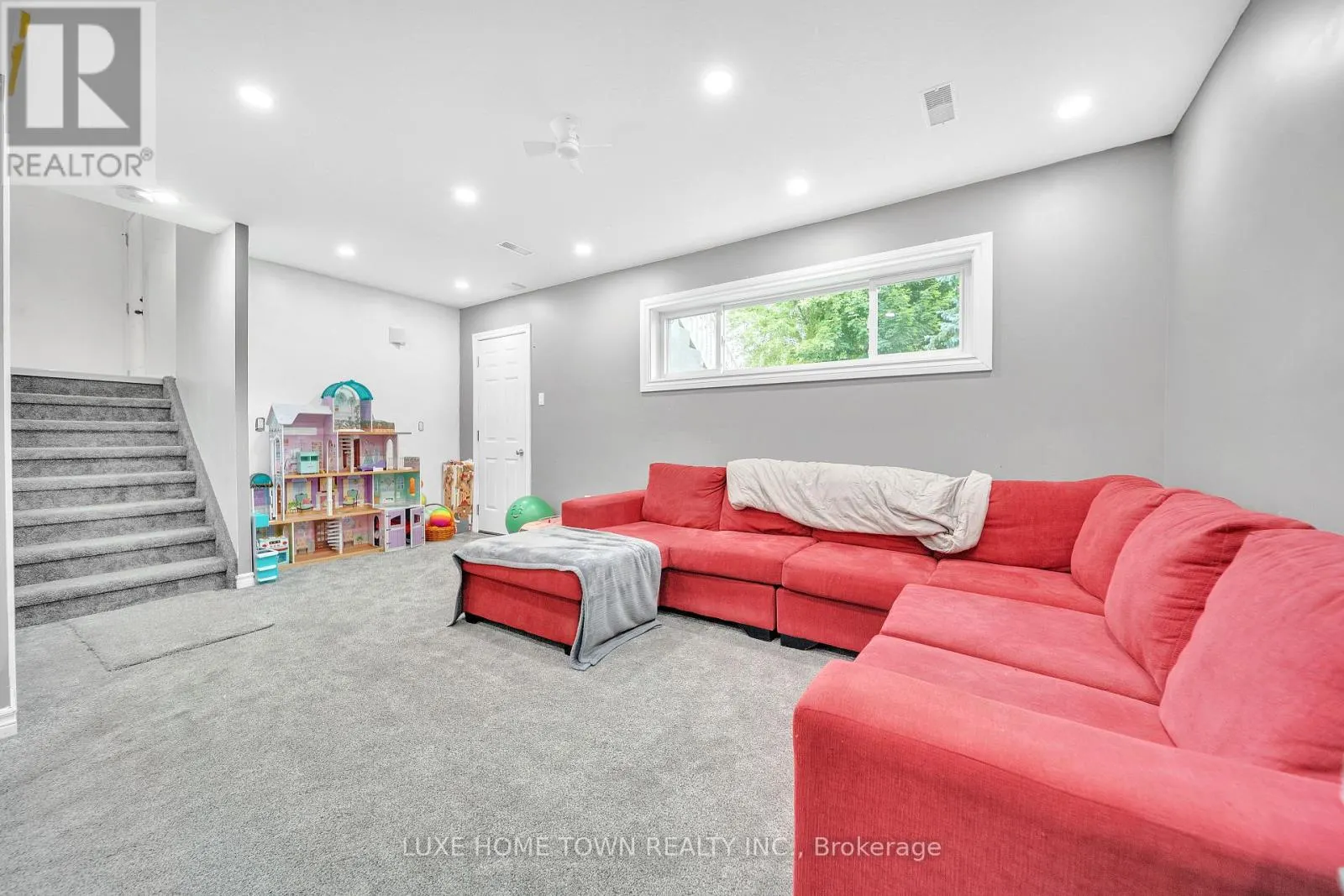 170 ELMSLIE PLACE