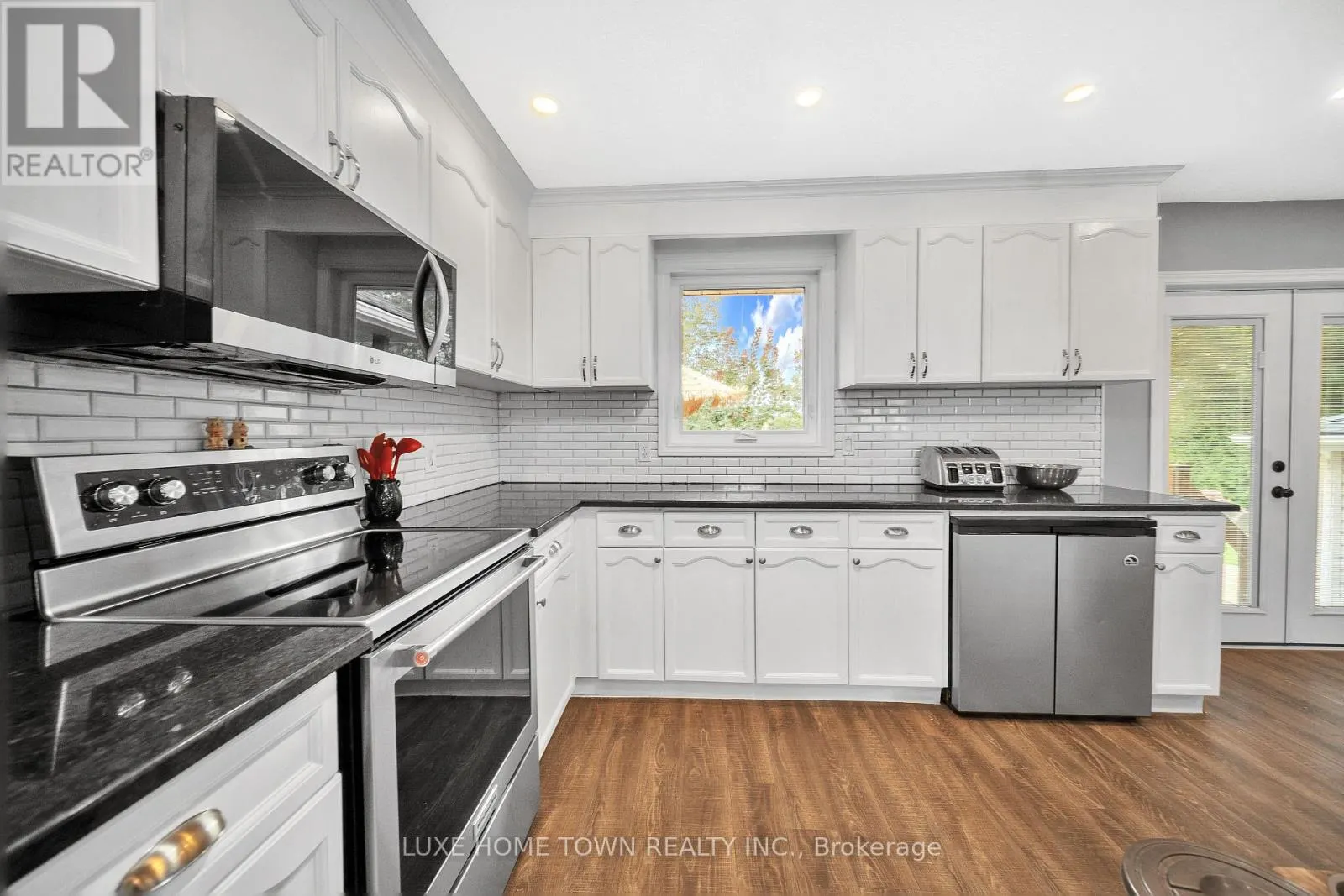 170 ELMSLIE PLACE
