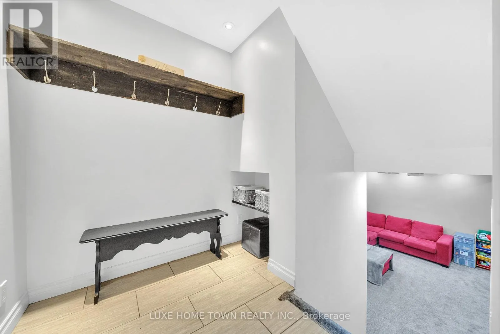 170 ELMSLIE PLACE